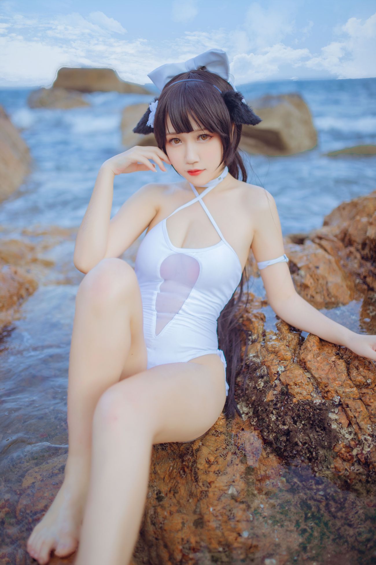 图片[2]-微博美少女抖娘利世图集 抖娘×不呆猫 獒犬海边泳装-COS世界