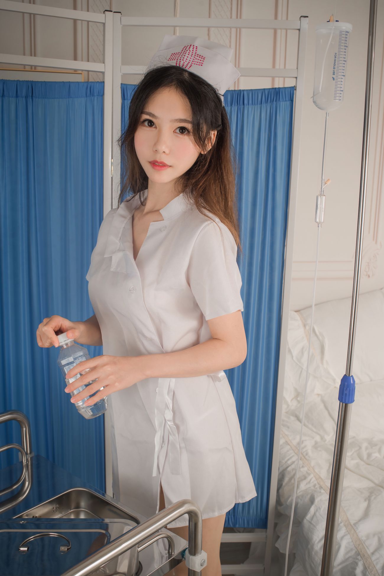 图片[2]-抖娘利世 俏皮小护士-COS世界