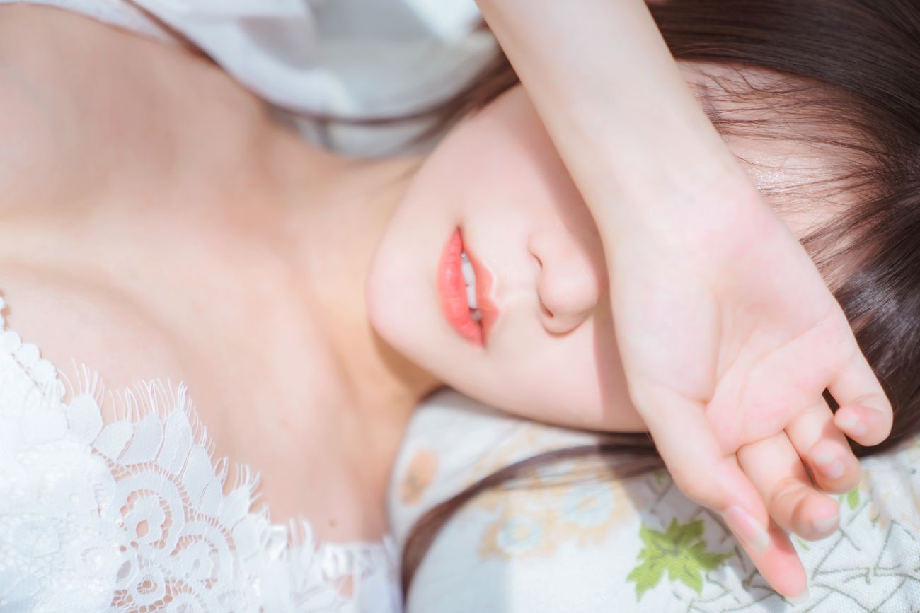图片[2]-香草喵露露 玻璃房少女-COS世界