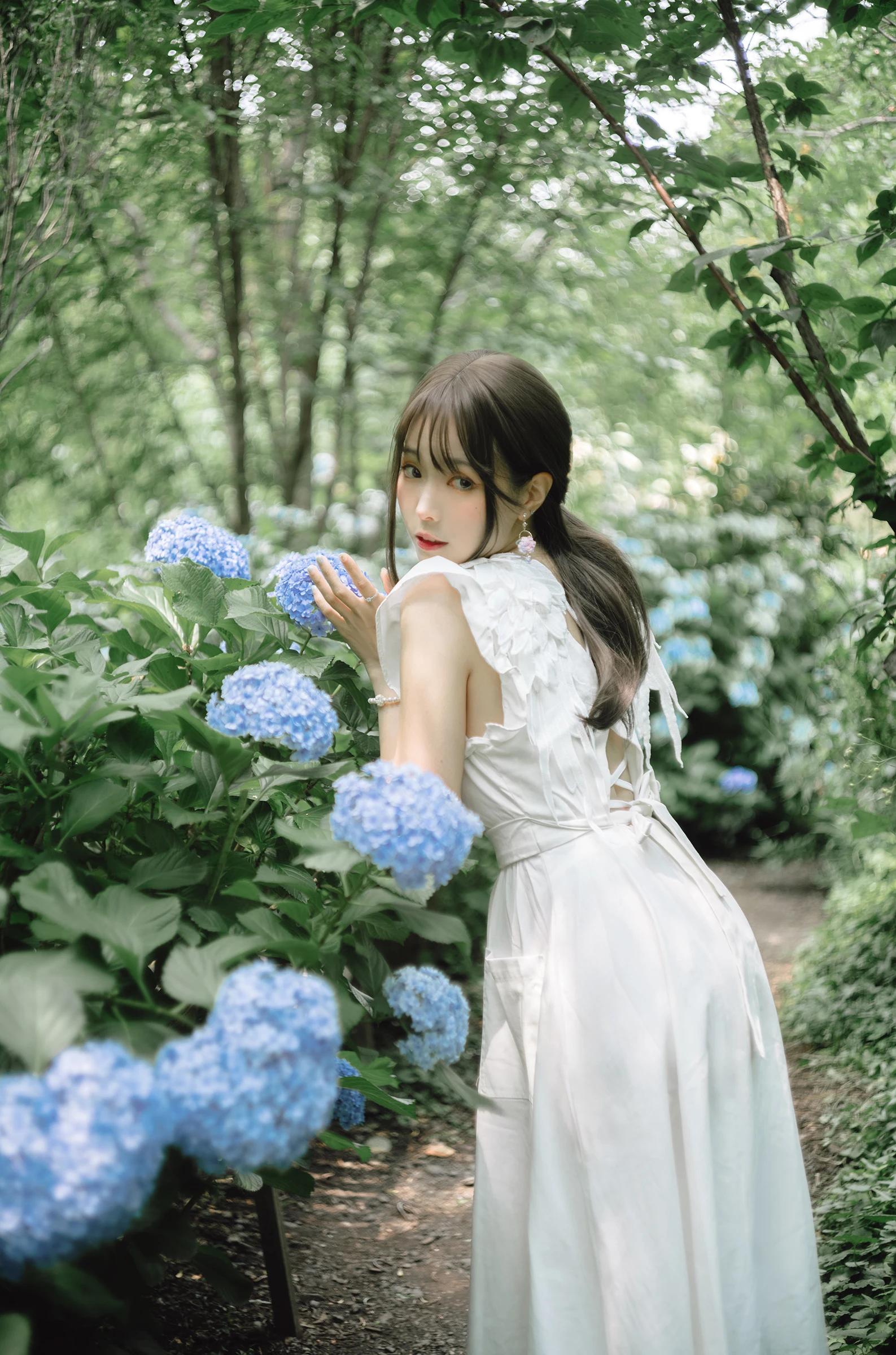 图片[2]-Ely_eee(ElyEE子) Rainy Season 雨季繡球花-COS世界