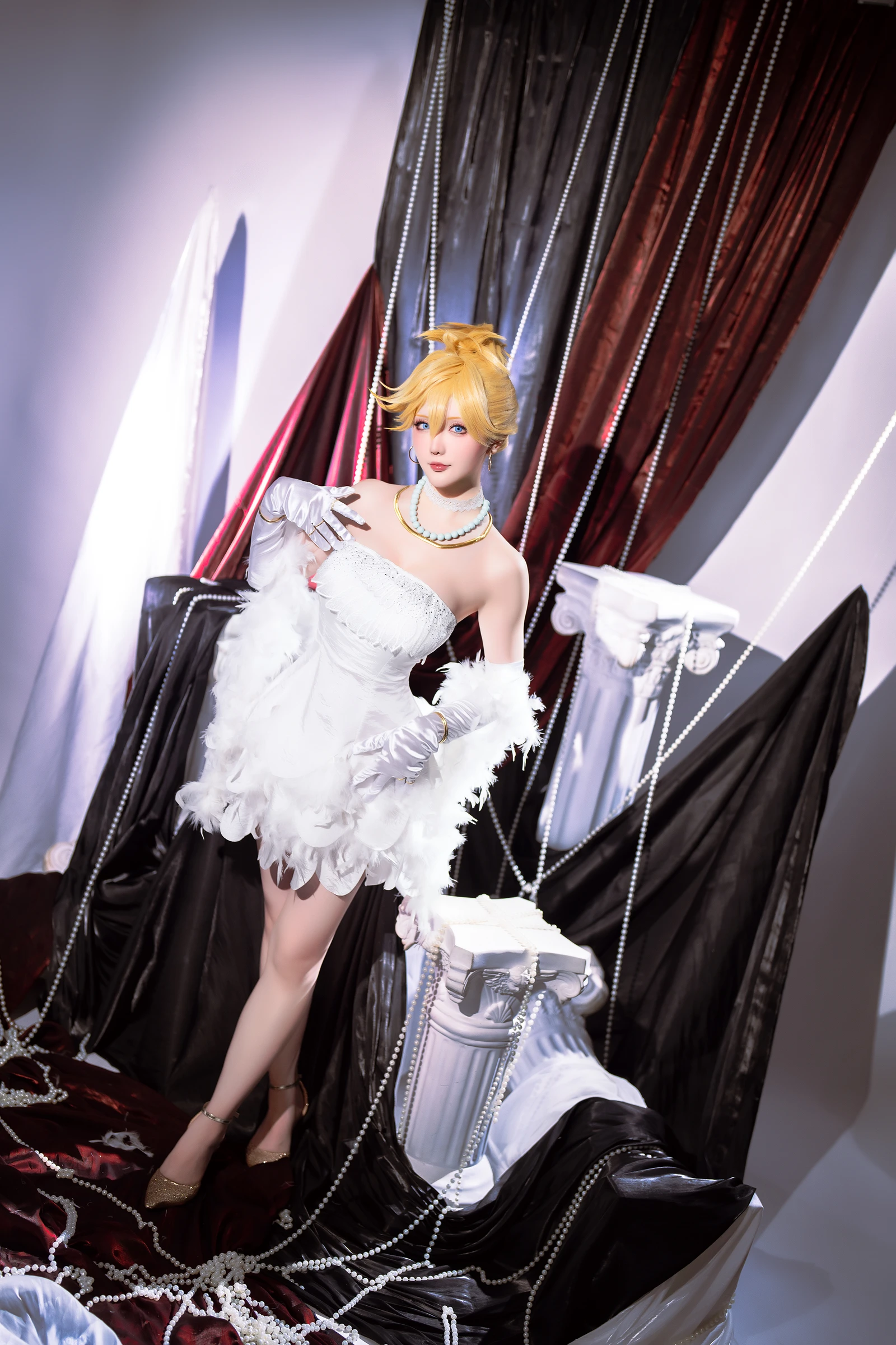 图片[3]-Coser小姐姐星之迟迟 吊带袜天使 潘迪礼服-COS世界