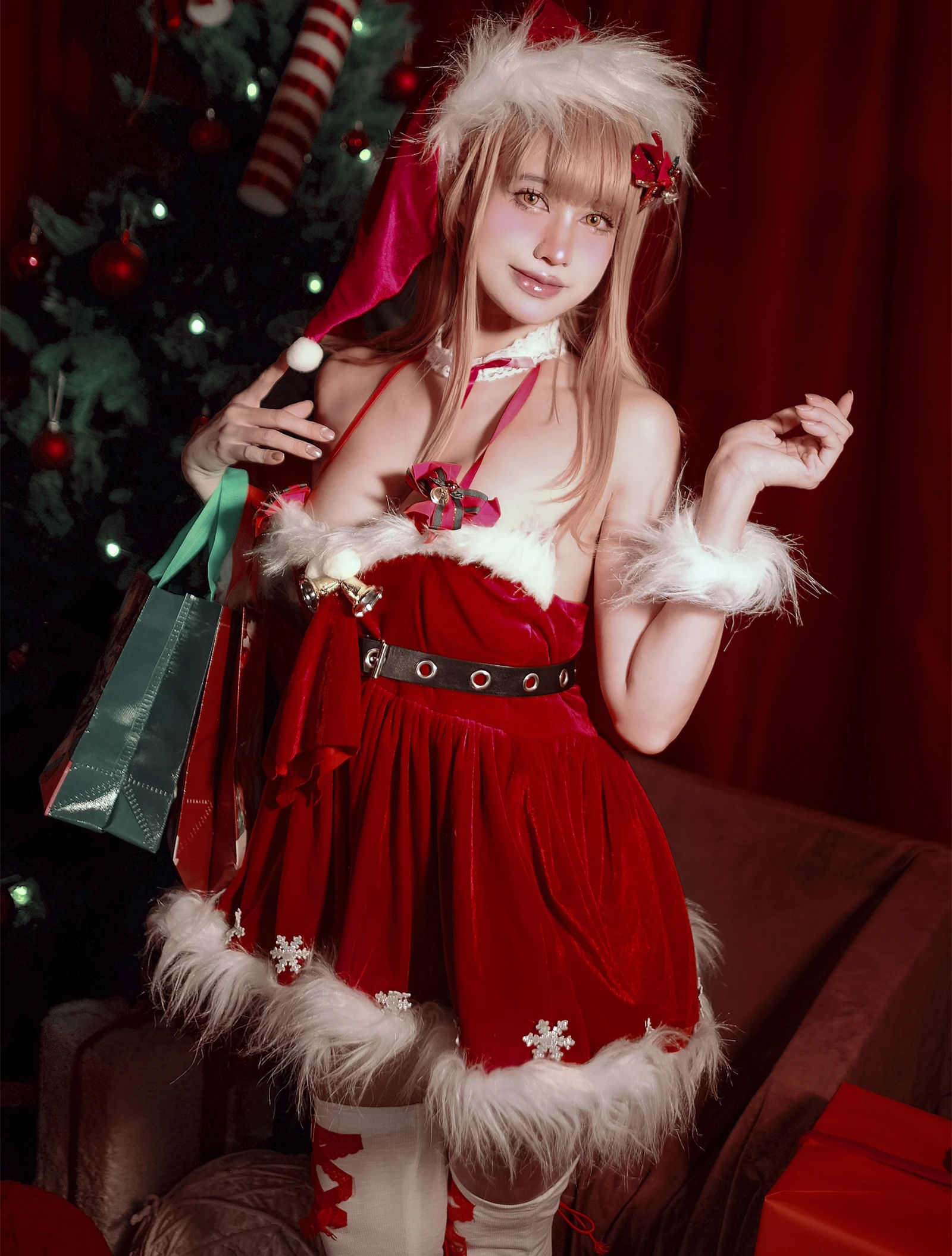 PingPing Emma Xmas NIKKE 17P-COS世界